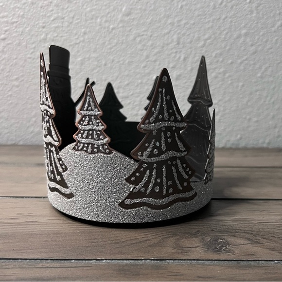 Bath & Body Works NEW 3 Wick Candle Holder Snowman With Winter Christmas Trees - Picture 2 of 4